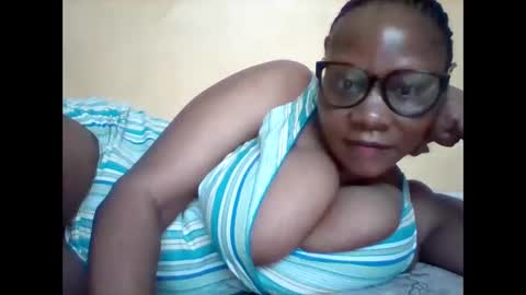 Snapshot of ebonybussy chatting on June 9, 7:42 am MAMITO online show from June 9, 7:42 am