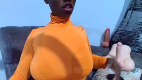 Ebony Melanie online show from February 14, 10:39 pm