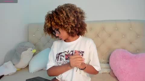 Queen Ebony online show from March 11, 3:59 am