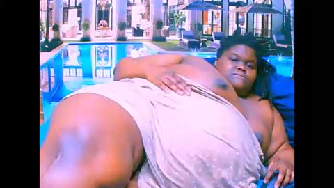 Snapshot of ebonyhotbuns4u2luv chatting on September 30, 9:42 pm ebonyhotbuns4u2luv online show from September 30, 9:42 pm