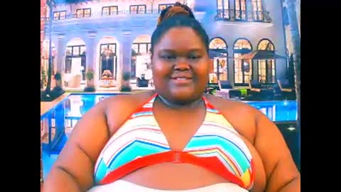 ebonyhotbuns4u2luv online show from April 27, 5:16 am