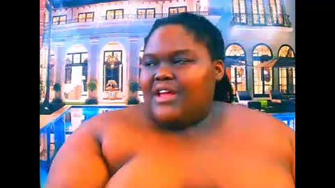 Snapshot of ebonyhotbuns4u2luv chatting on May 7, 7:19 pm ebonyhotbuns4u2luv online show from May 7, 7:19 pm