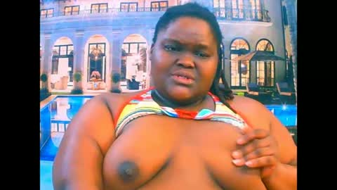 Snapshot of ebonyhotbuns4u2luv chatting on June 11, 6:39 pm ebonyhotbuns4u2luv online show from June 11, 6:39 pm