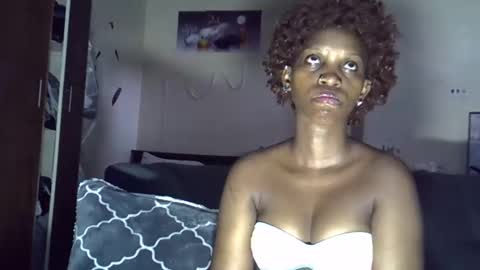 ebonykiki online show from March 6, 12:12 pm