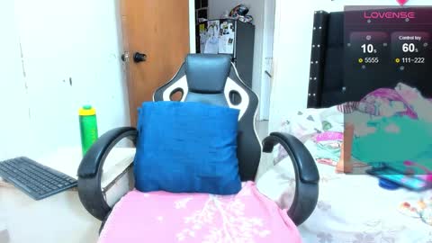 Snapshot of ebonylatinx chatting on December 7, 10:06 pm Angela online show from December 7, 10:06 pm