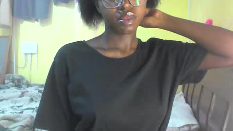 Ebonymuse2 online show from March 7, 1:41 pm