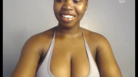 Snapshot of ebonyx_dripqueen chatting on November 2, 6:27 am Loveth online show from November 2, 6:27 am