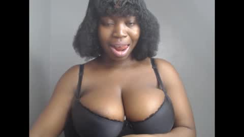 Snapshot of ebonyx_dripqueen chatting on December 14, 7:58 am Loveth online show from December 14, 7:58 am