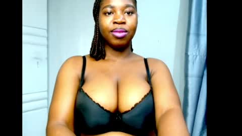 Snapshot of ebonyx_dripqueen chatting on June 21, 6:27 am Loveth online show from June 21, 6:27 am