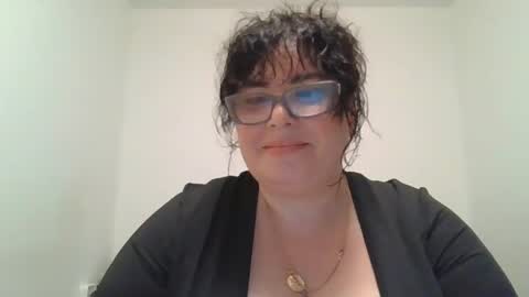 Snapshot of echo_dust chatting on April 12, 7:41 pm echo_dust online show from April 12, 7:41 pm