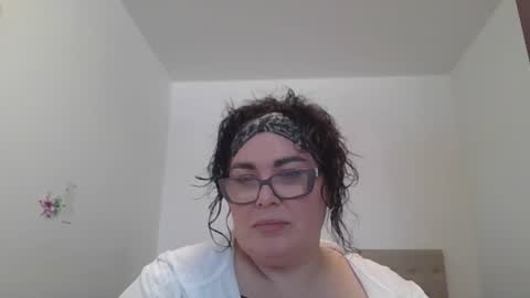 Snapshot of echo_dust chatting on April 14, 8:31 am echo_dust online show from April 14, 8:31 am