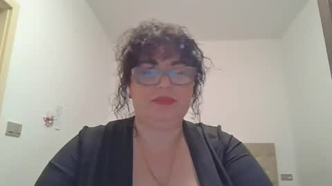 Snapshot of echo_dust chatting on April 15, 6:26 pm echo_dust online show from April 15, 6:26 pm