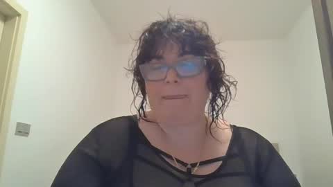 Snapshot of echo_dust chatting on April 18, 7:58 pm echo_dust online show from April 18, 7:58 pm