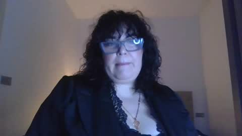 Snapshot of echo_dust chatting on April 19, 5:23 pm echo_dust online show from April 19, 5:23 pm