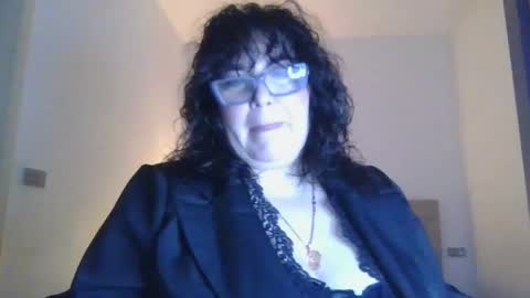 Snapshot of echo_dust chatting on April 19, 6:10 pm echo_dust online show from April 19, 6:10 pm