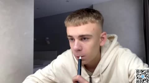 Snapshot of echowraith chatting on November 12, 7:31 am echowraith online show from November 12, 7:31 am