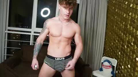 Snapshot of ed_hooligan chatting on November 23, 5:24 pm ed_hooligan online show from November 23, 5:24 pm