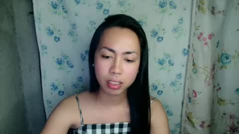 Snapshot of eddfox001 chatting on June 23, 9:40 am eddfox001 online show from June 23, 9:40 am