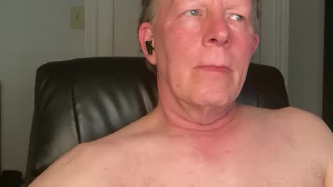 Snapshot of eddygl1968 chatting on May 26, 1:45 am Eddy online show from May 26, 1:45 am