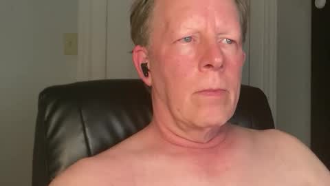Snapshot of eddygl1968 chatting on May 27, 2:52 am Eddy online show from May 27, 2:52 am