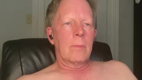 Snapshot of eddygl1968 chatting on June 1, 2:24 am Eddy online show from June 1, 2:24 am