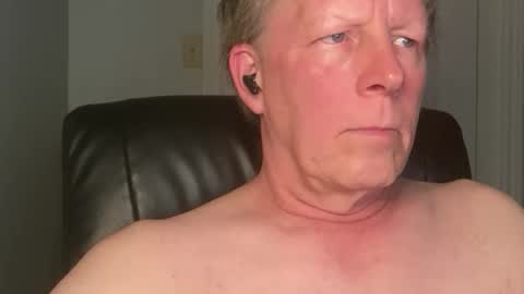 Snapshot of eddygl1968 chatting on June 3, 1:41 am Eddy online show from June 3, 1:41 am
