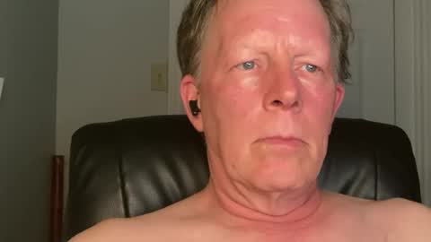 Snapshot of eddygl1968 chatting on June 15, 2:25 am Eddy online show from June 15, 2:25 am