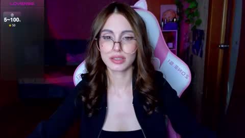 Snapshot of edelinemaher chatting on March 8, 3:38 pm Edeline online show from March 8, 3:38 pm