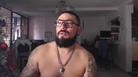 Snapshot of edgarram83 chatting on December 27, 11:21 pm edgarram83 online show from December 27, 11:21 pm