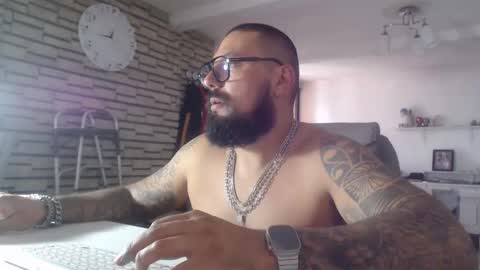 Snapshot of edgarram83 chatting on October 29, 6:42 pm edgarram83 online show from October 29, 6:42 pm