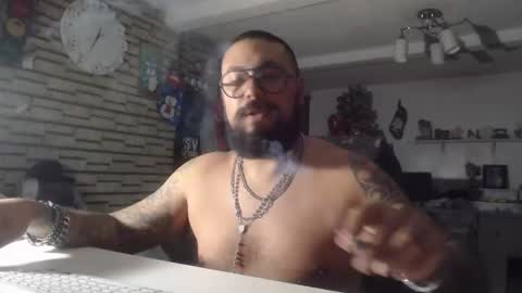 Snapshot of edgarram83 chatting on December 5, 6:33 am edgarram83 online show from December 5, 6:33 am