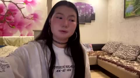 Eri online show from April 28, 9:09 pm