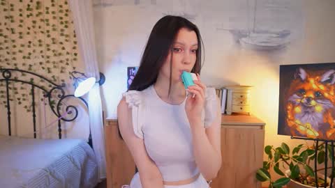 Snapshot of edithbrucker chatting on September 20, 3:29 am Im Sally  Im new here   lets meet online show from September 20, 3:29 am