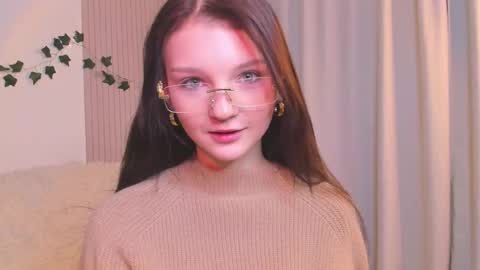 Lisa  online show from February 12, 12:16 am