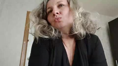 edithmanning online show from May 11, 2:45 pm