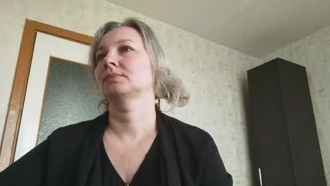 edithmanning online show from May 16, 5:48 am