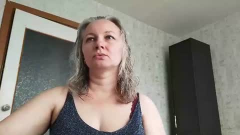 edithmanning online show from June 12, 5:39 am