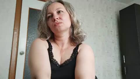 edithmanning online show from July 20, 6:49 am