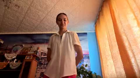Snapshot of edithpeters chatting on July 23, 5:16 am Annie online show from July 23, 5:16 am