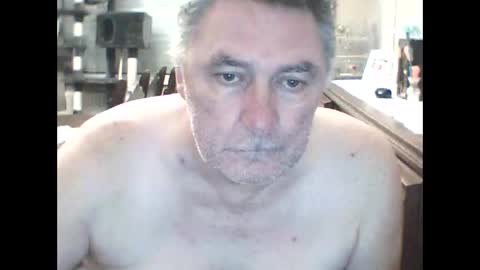 Snapshot of edje59a chatting on November 27, 7:32 am Eddy online show from November 27, 7:32 am