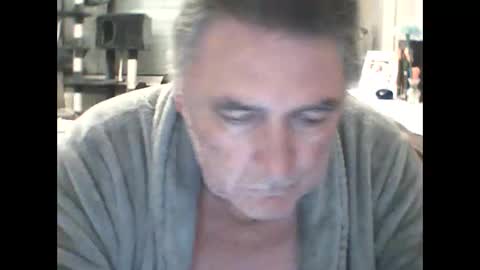 Snapshot of edje59a chatting on December 2, 8:19 am Eddy online show from December 2, 8:19 am