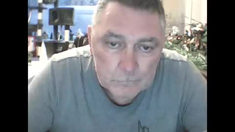 Snapshot of edje59a chatting on December 19, 7:59 am Eddy online show from December 19, 7:59 am