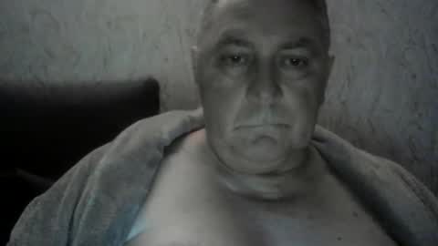 Snapshot of edje59a chatting on December 22, 1:24 am Eddy online show from December 22, 1:24 am