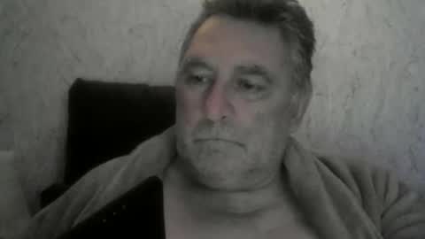 Snapshot of edje59a chatting on February 9, 12:25 am Eddy online show from February 9, 12:25 am