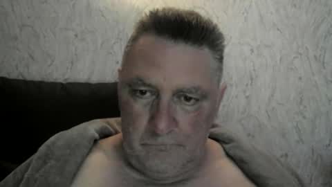 Snapshot of edje59a chatting on March 4, 1:33 am Eddy online show from March 4, 1:33 am