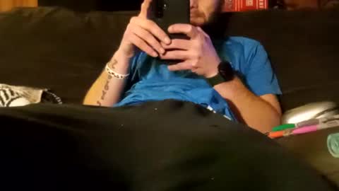 Snapshot of edmore1215 chatting on February 14, 4:58 am edmore1215 online show from February 14, 4:58 am