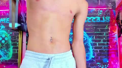 Snapshot of edward_24_ chatting on May 31, 3:47 am Edward Colleman online show from May 31, 3:47 am