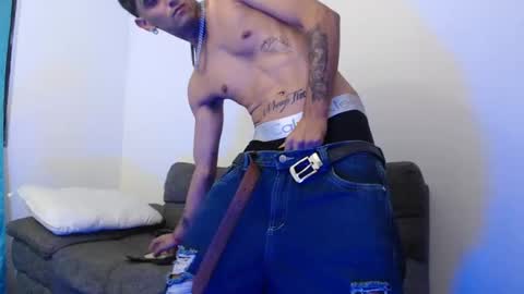 Snapshot of edward_johnsonn chatting on September 17, 12:56 am edward_johnsonn online show from September 17, 12:56 am