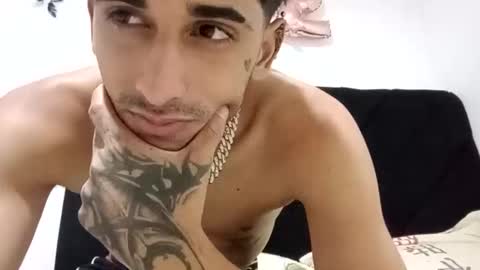 Snapshot of edward_johnsonn chatting on March 28, 3:17 am edward_johnsonn online show from March 28, 3:17 am