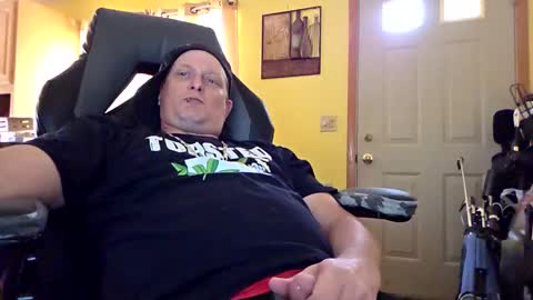 Snapshot of edwardaims_2please chatting on September 20, 5:25 pm edwardaims_2please online show from September 20, 5:25 pm